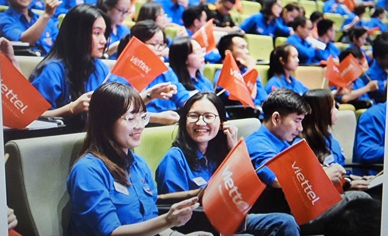 Xu hướng nghề nghiệp dịch chuyển: GenZ cần chuẩn bị nền tảng kiến thức vững vàng - Ảnh 2.