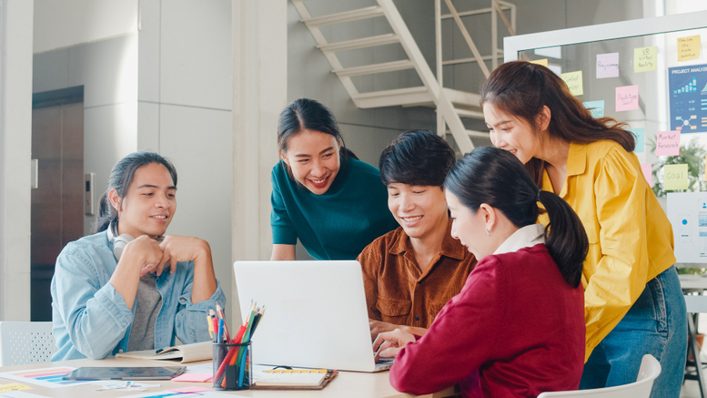 Xu hướng nghề nghiệp dịch chuyển: Gen Z cần chuẩn bị nền tảng kiến thức vững vàng - Ảnh 1.
