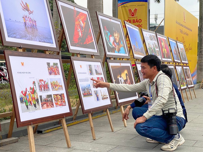 'Những nẻo đường xuân': Hơi thở cuộc sống qua góc nhìn nhà báo - Ảnh 3.