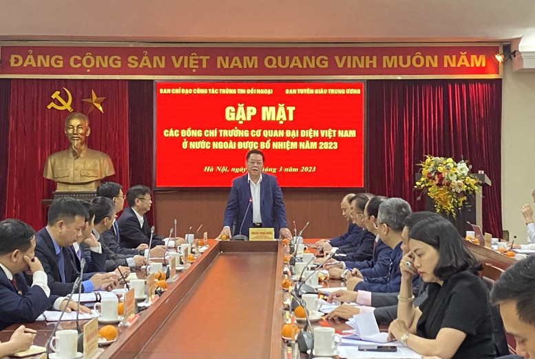 Phát huy vai trò của lực lượng tuyến đầu làm công tác thông tin đối ngoại tại địa bàn ngoài nước - Ảnh 2.