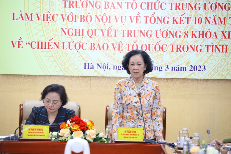 Thường trực Ban Bí thư Trương Thị Mai làm việc với Bộ Nội vụ về tổng kết &quot;Chiến lược bảo vệ Tổ quốc trong tình hình mới&quot; - Ảnh 2.