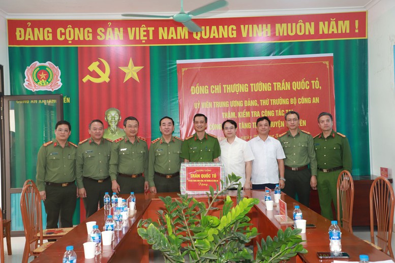 Công an Bắc Giang: Tiếp tục nâng cao hiệu lực quản lý an ninh trật tự gắn với cải cách hành chính - Ảnh 2.