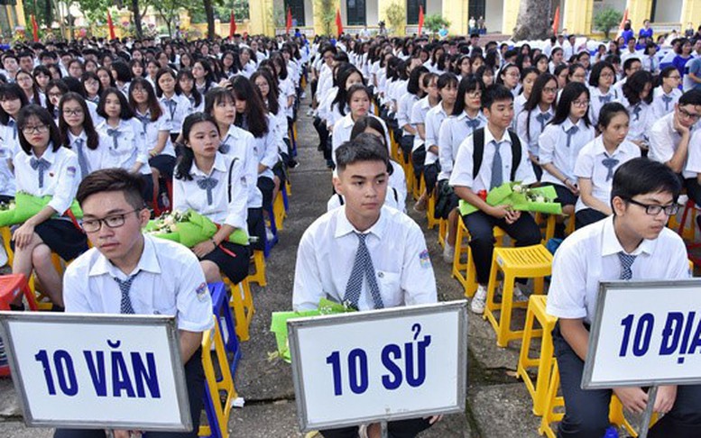 Không tổ chức lớp không chuyên trong trường chuyên
