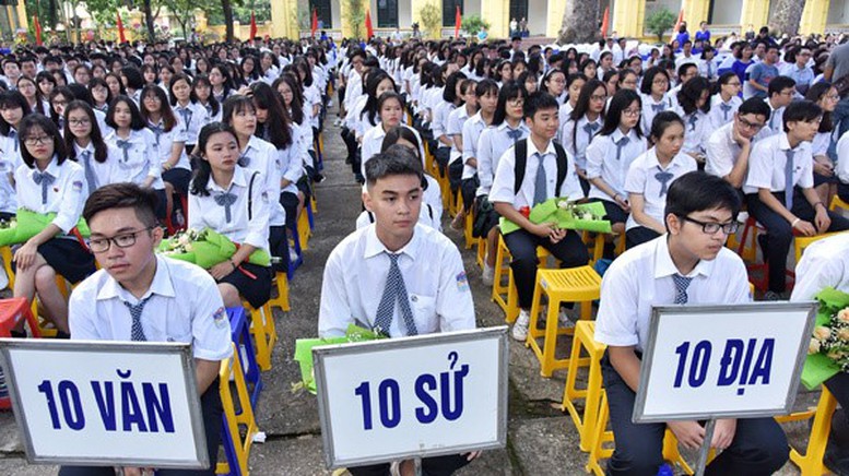 Không tổ chức lớp không chuyên trong trường chuyên - Ảnh 1.