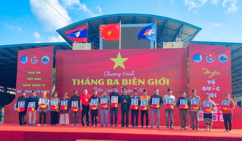 'Tháng Ba biên giới' tiếp tục lan toả tình yêu Tổ quốc của thế hệ trẻ - Ảnh 1.