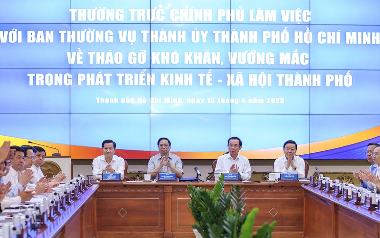 Thường trực Chính phủ làm việc với Ban Thường vụ Thành ủy TPHCM