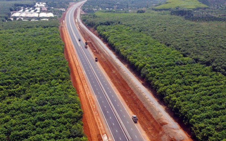 Bố trí lực lượng hướng dẫn người dân tiếp cận cao tốc Phan Thiết - Dầu Giây