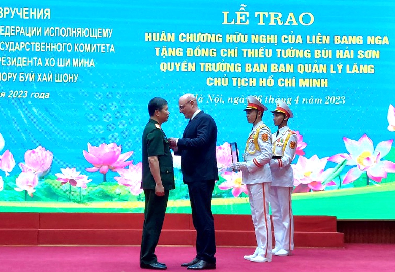 Phó Thủ tướng Liên bang Nga trao Huân chương Hữu nghị cho lãnh đạo Ban Quản lý Lăng - Ảnh 1.