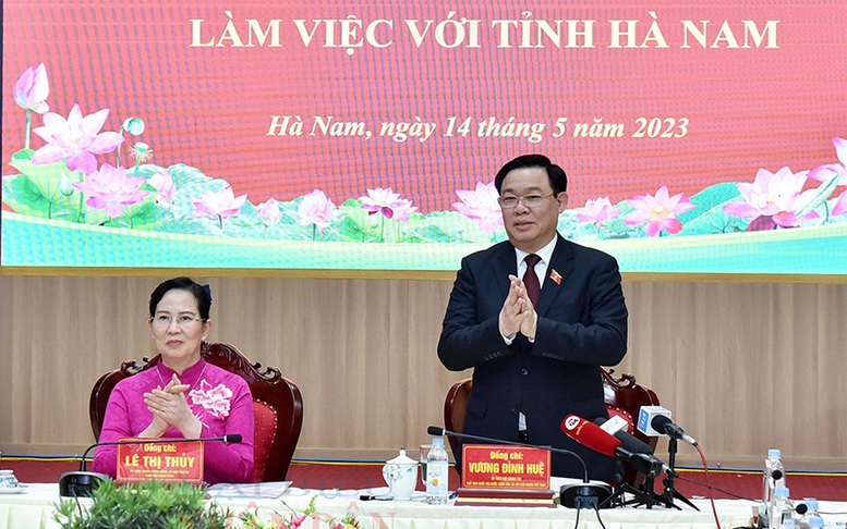 Chủ tịch Quốc hội làm việc với Ban Thường vụ Tỉnh ủy Hà Nam