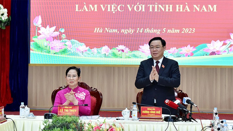 Chủ tịch Quốc hội làm việc với Ban Thường vụ Tỉnh ủy Hà Nam - Ảnh 1.