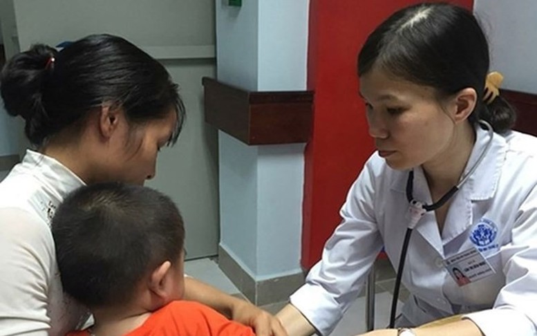 Người lao động được nghỉ bao nhiêu ngày để chăm con ốm?