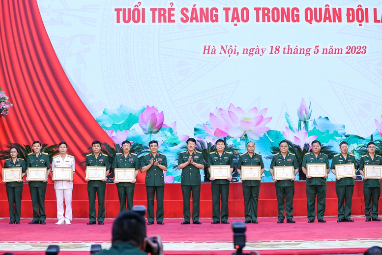 Thủ tướng: Chú trọng phát triển khoa học công nghệ quân sự theo chiều sâu - Ảnh 5.