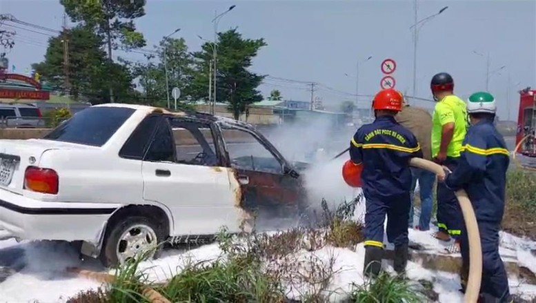 Bộ Công an khuyến cáo người dân các biện pháp phòng ngừa, xử lý khi xảy ra cháy xe ô tô, xe máy - Ảnh 1.