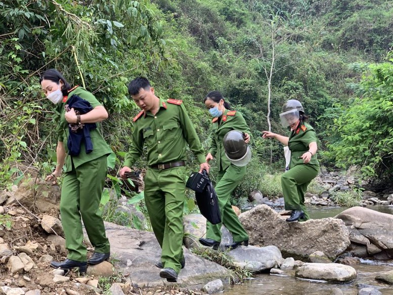 An ninh kỳ nghỉ lễ: Đảm bảo an toàn, nhiều hành động đẹp của lực lượng Công an - Ảnh 1.