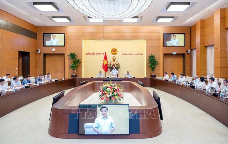 Các chuyên gia kinh tế đánh giá về tình hình kinh tế, xã hội