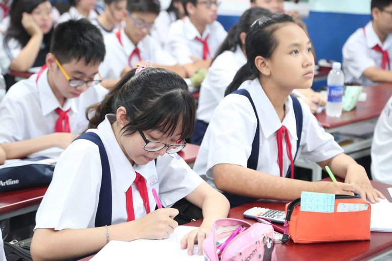Trường phổ thông bán công chuyển đổi sang trường phổ thông công lập trước 30/6/2025 - Ảnh 1.