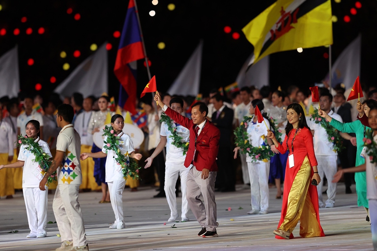 Phó Thủ tướng Trần Lưu Quang dự Lễ khai mạc SEA Games 32 - Ảnh 8.