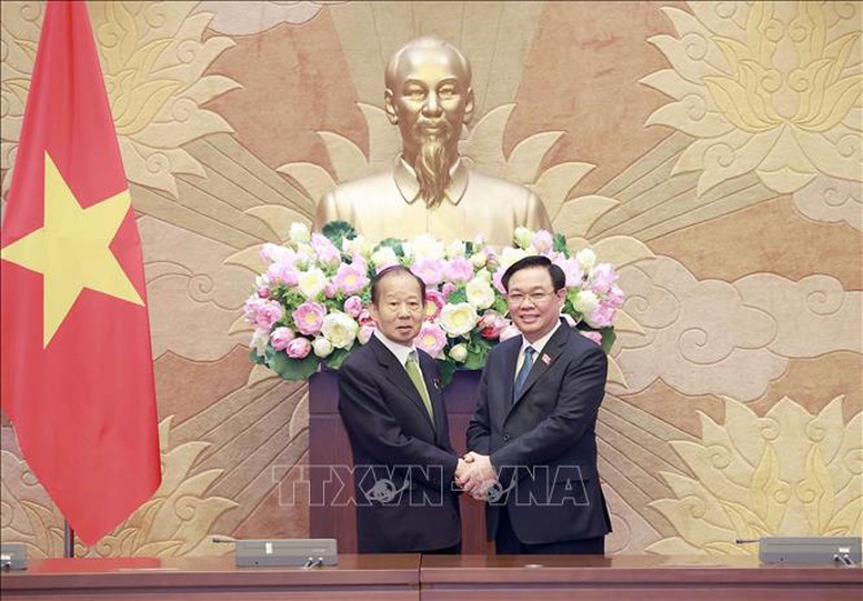 Chủ tịch Quốc hội tiếp Chủ tịch Liên minh Nghị sĩ hữu nghị Nhật Bản - Việt Nam - Ảnh 1.
