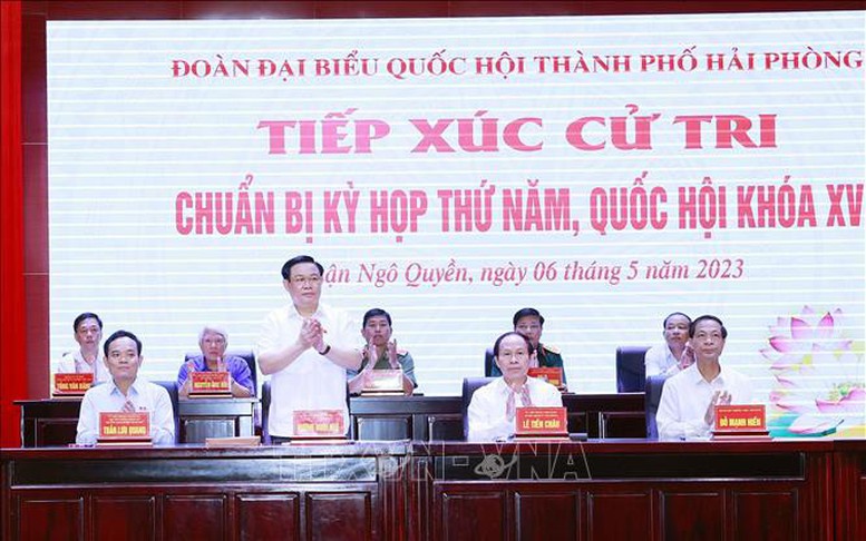 Chủ tịch Quốc hội Vương Đình Huệ tiếp xúc cử tri quận Ngô Quyền, Hải Phòng