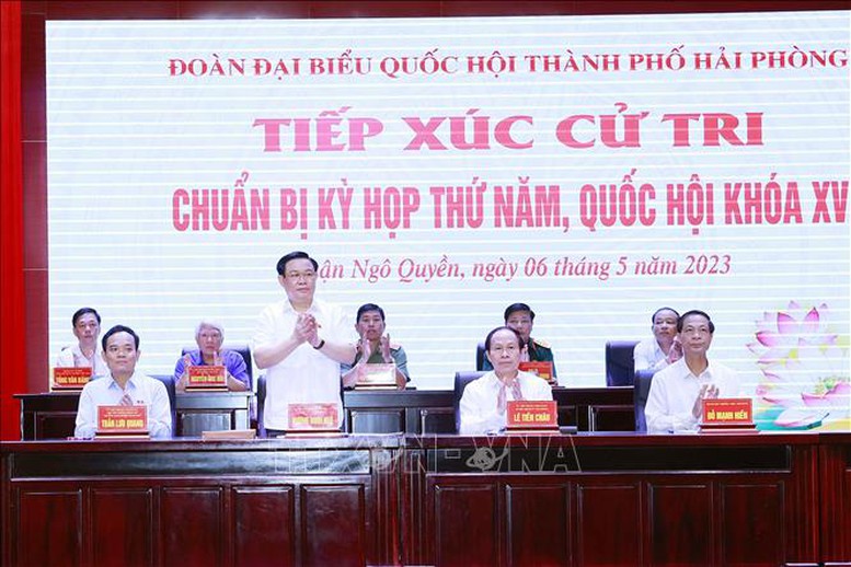 Chủ tịch Quốc hội Vương Đình Huệ tiếp xúc cử tri quận Ngô Quyền, Hải Phòng - Ảnh 1.