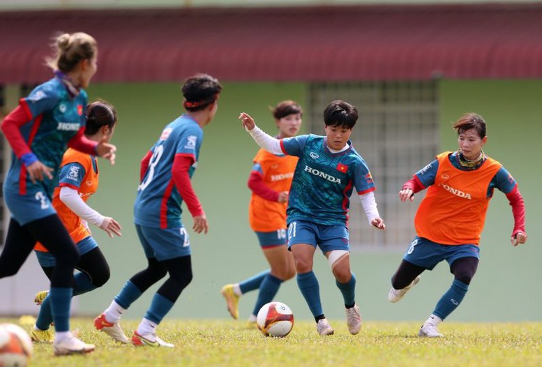 Bóng đá nữ SEA Games bảng A: Cuộc đấu của 2 nhà vô địch - Ảnh 1.