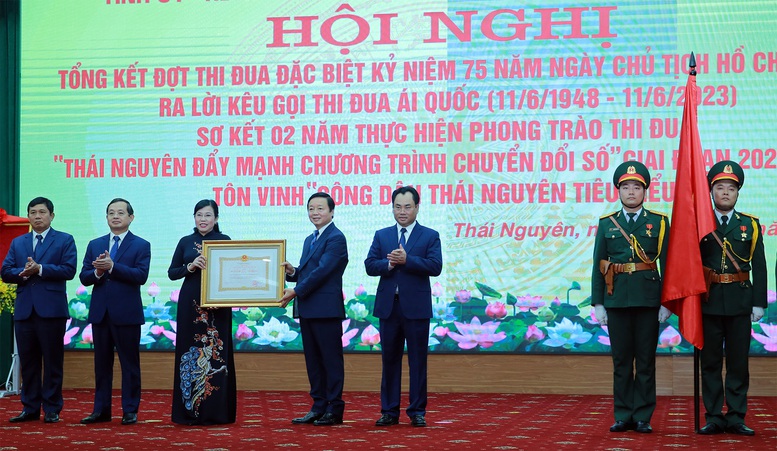 Cần thêm nhiều phong trào thi đua để tăng tốc chuyển đổi mô hình phát triển - Ảnh 3.