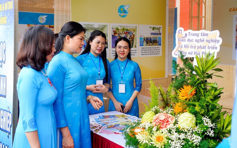 Từ ‘Chợ quê an toàn’ đến ‘Bữa cơm gia đình ấm áp yêu thương’