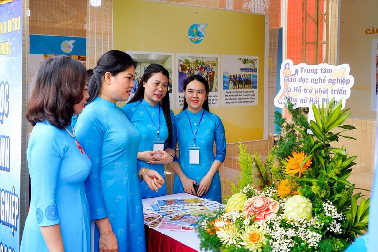 Từ ‘Chợ quê an toàn’ đến ‘Bữa cơm gia đình ấm áp yêu thương’ - Ảnh 1.