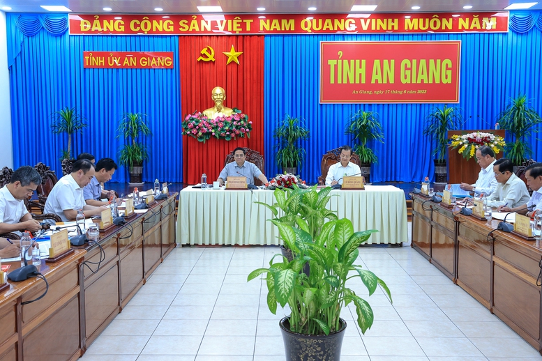 Thủ tướng Phạm Minh Chính làm việc với Ban Thường vụ Tỉnh ủy An Giang - Ảnh 1.