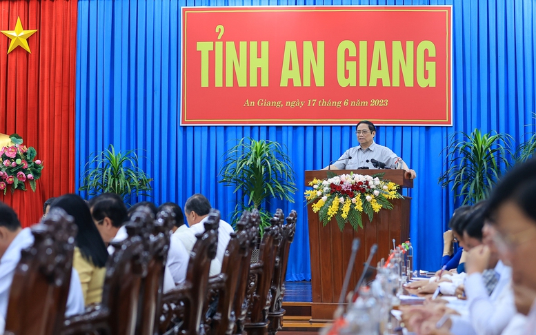 Thủ tướng Chính phủ làm việc với Ban Thường vụ Tỉnh ủy An Giang.