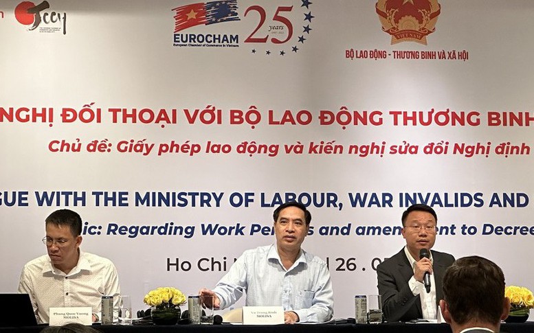 Xử lý thông tin về giấy phép lao động khắt khe, rườm rà cản trở đầu tư