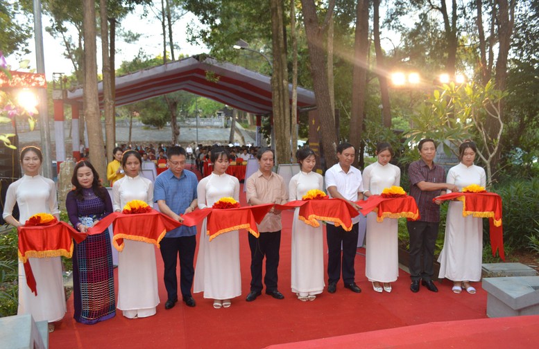 Quảng Trị: Khánh thành công trình tôn tạo, nâng cấp Khu tưởng niệm anh hùng liệt sĩ ngành giáo dục - Ảnh 2.