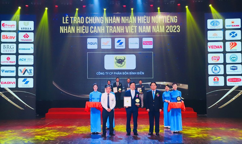 Bình Điền - Đầu Trâu đạt &quot;Top10 Nhãn hiệu Nổi tiếng Việt Nam năm 2023&quot; - Ảnh 1.