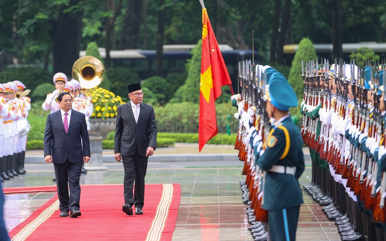 Chùm ảnh: Thủ tướng Phạm Minh Chính chủ trì lễ đón Thủ tướng Malaysia thăm chính thức Việt Nam