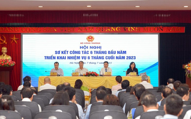 Thẳng thắn nhìn nhận 'điểm nghẽn' của ngành công thương để đưa ra giải pháp thực chất hơn