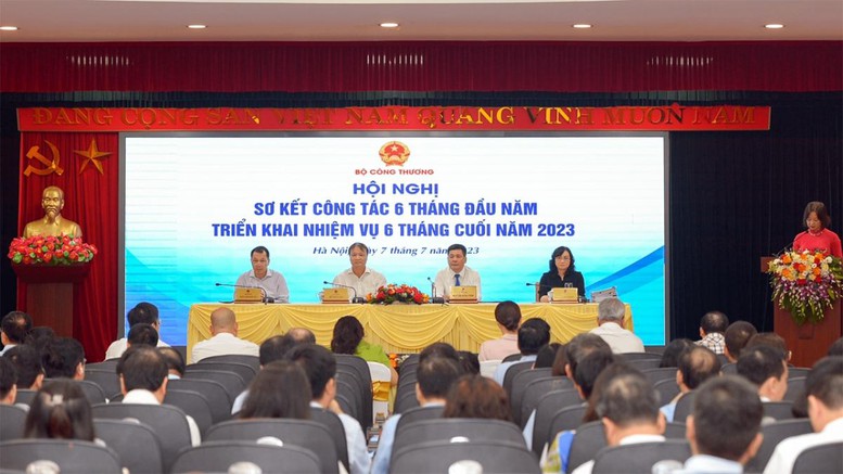 Bộ trưởng Công Thương: Thẳng thắn nhìn nhận 'điểm nghẽn' để đưa ra giải pháp thực chất hơn - Ảnh 1.
