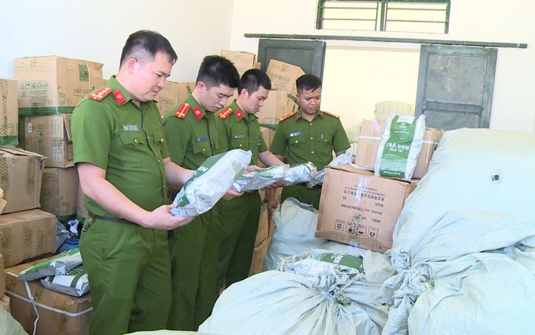 Hàng tấn nguyên liệu giả làm trà sữa bị phát hiện