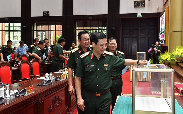 Lấy phiếu tín nhiệm Ủy viên Thường vụ Quân ủy Trung ương và Thứ trưởng Bộ Quốc phòng