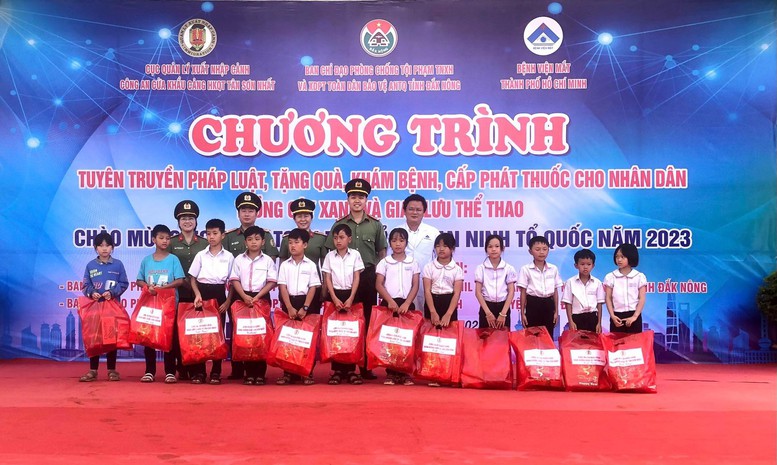 Ngày hội toàn dân bảo vệ an ninh Tổ quốc năm 2023: Thiết thực và hướng về cơ sở - Ảnh 1.