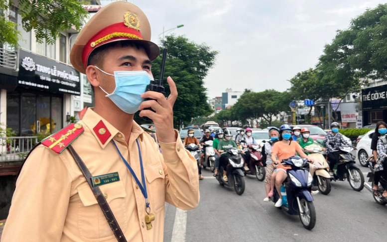 Phản ánh vi phạm giao thông qua Zalo đường dây nóng Công an TP. Hà Nội