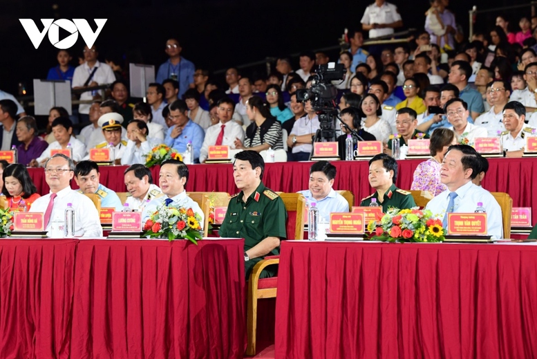 Tôn vinh, thúc đẩy ý thức bảo vệ, phát triển tài nguyên biển, đảo Việt Nam - Ảnh 1.