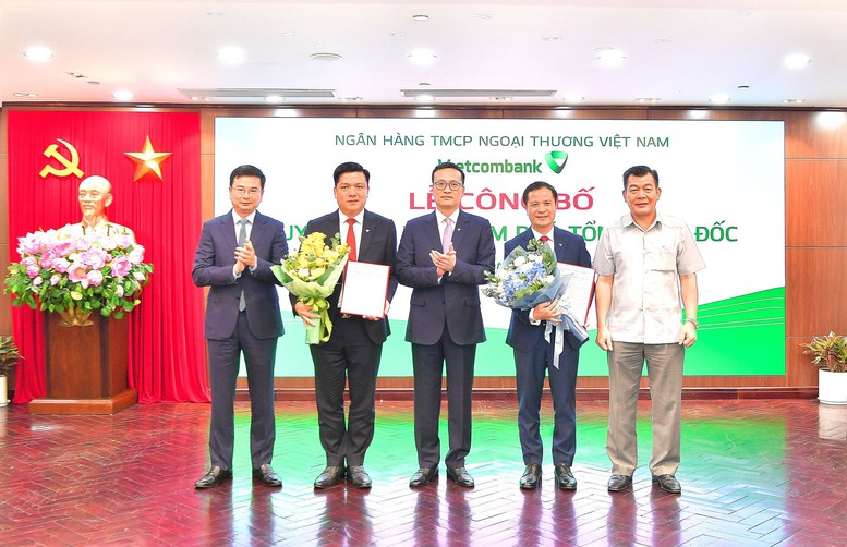 Vietcombank bổ nhiệm 2 Phó Tổng Giám đốc và các nhân sự quan trọng - Ảnh 1.