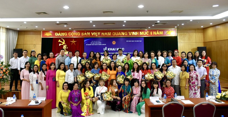 Tập huấn giảng dạy tiếng Việt cho giáo viên người Việt Nam ở nước ngoài - Ảnh 2.