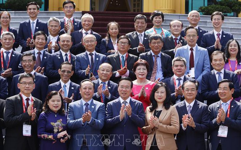 Chủ tịch nước Võ Văn Thưởng gặp mặt các đại biểu dự Hội nghị quốc tế răng hàm mặt 2023