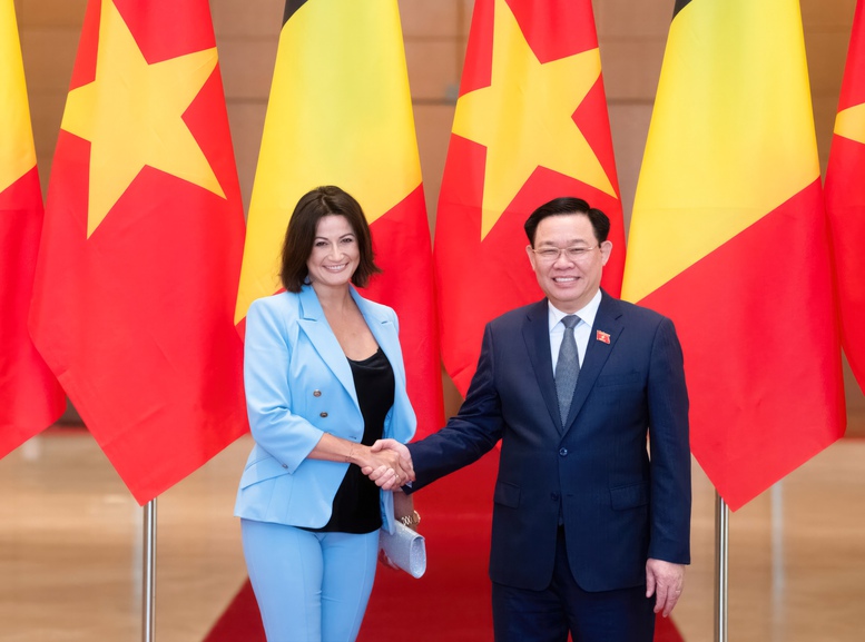 Chủ tịch Quốc hội đón, hội đàm với Chủ tịch Thượng viện Vương quốc Bỉ - Ảnh 1.