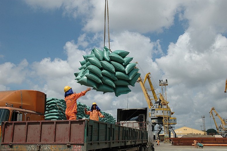 Ngăn chặn hành vi đầu cơ mặt hàng gạo - Ảnh 1.