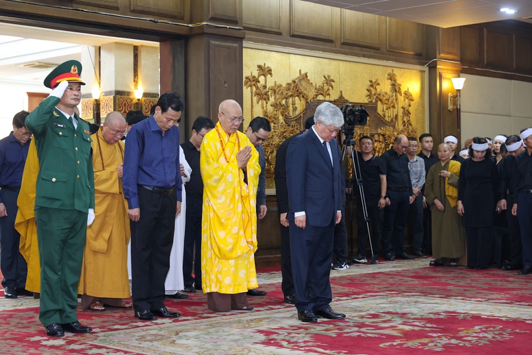 Lãnh đạo Đảng, Nhà nước viếng Phó Thủ tướng Lê Văn Thành - Ảnh 6.