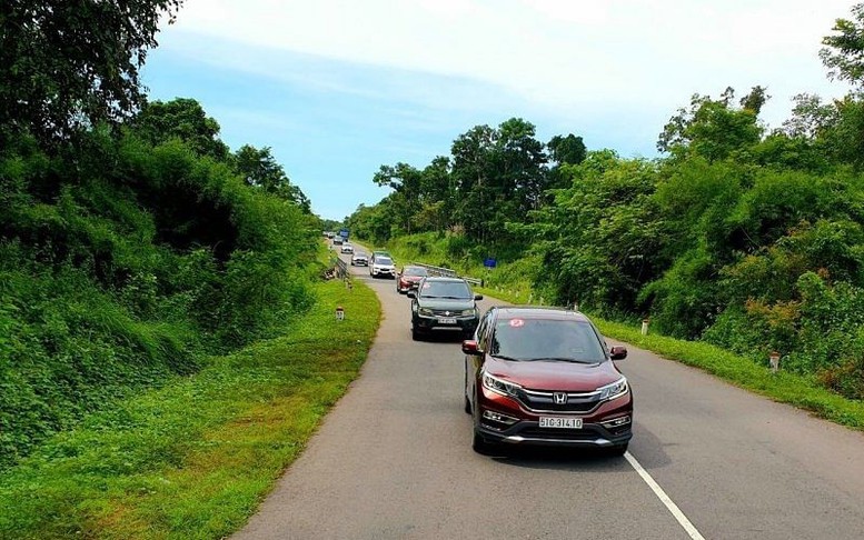 Hoàn thiện khung pháp lý quản lý phương tiện cơ giới đưa vào Việt Nam du lịch