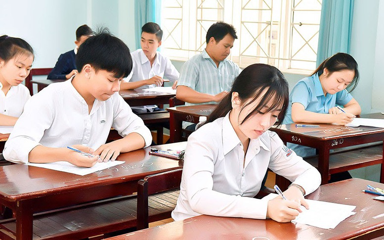 Thi tốt nghiệp THPT 2025: Học sinh chọn môn thi trong số các môn học lựa chọn