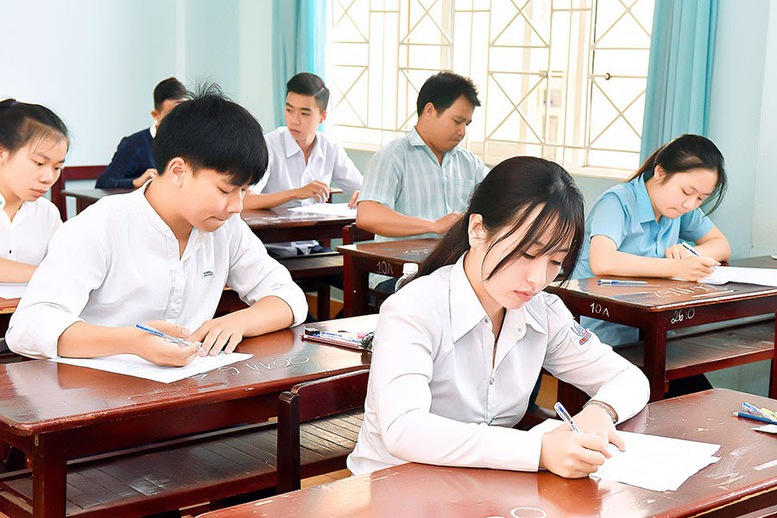 Thi tốt nghiệp THPT 2025: Học sinh chọn môn thi trong số các môn học lựa chọn - Ảnh 1.